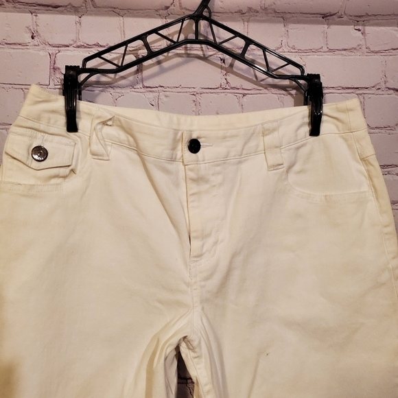 Relativity Cotton Capris - Picture 2 of 8